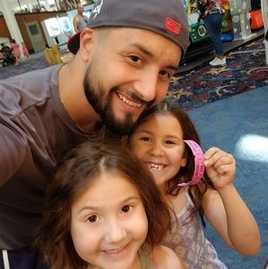 Meet your Posher, Nicolis